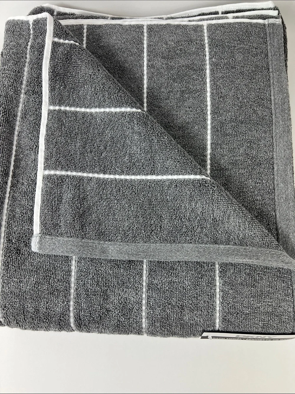 DKNY Eco Melange Bath Towels Medium Gray White Stripe Soft Cotton Set of 2 NEW